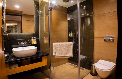 Maharana Pratap Nagar Hotel | Rajhans Regency