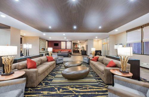 Grand Forks Hotel | Ramada by Wyndham Grand Forks