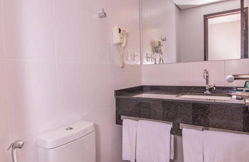 Aleixo Hotel | Ramada by Wyndham Manaus Torres Center