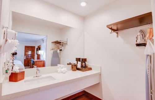 North Whisman Hotel | Ramada by Wyndham Mountain View