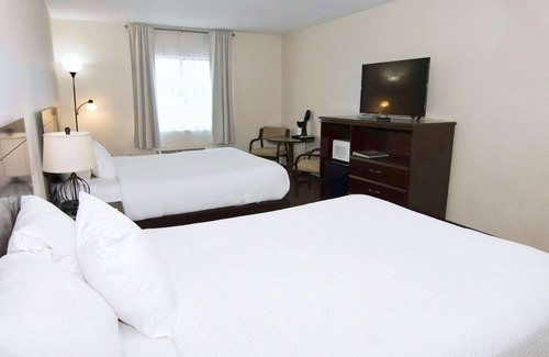 Tell City Hotel | Ramada by Wyndham Tell City