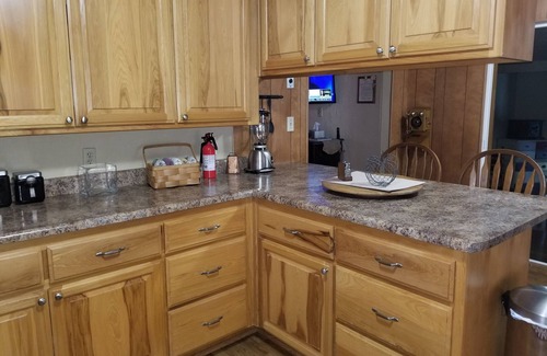 Columbia House | Ranch home on 3 acres in city limits. Approximately 20 minutes from the lakes.