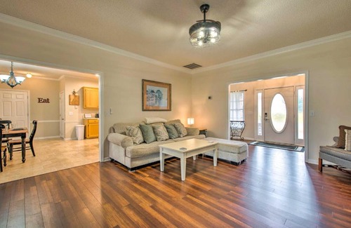 Euharlee House | Ranch Home with Front Porch on Etowah River!