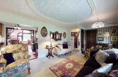 Sattley House | Ranchita Avalon