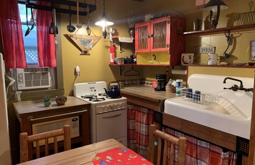 Morristown House | RANCHO DELUXE, For the Spirit of the West in all of us! 1 of 3 casitas