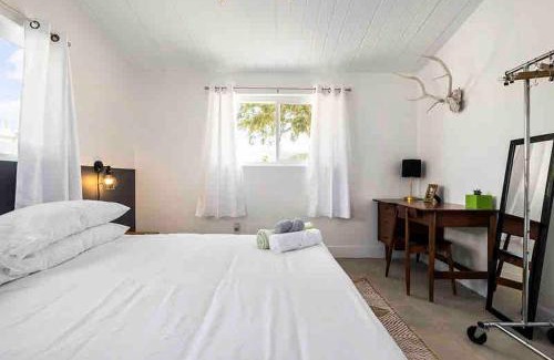 Twentynine Palms House | Rancho Relaxo - hot tub, fire pit, open air bath and comfy beds