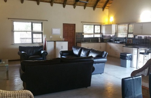 Hoedspruit Hotel | Raptors Wildlife Escapes