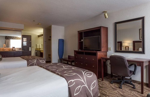 Idaho Falls Hotel | RARE FIND! IDAHO FALLS, 2 COZY AND CLEAN UNITS! POOL, SPA, JACUZZI!