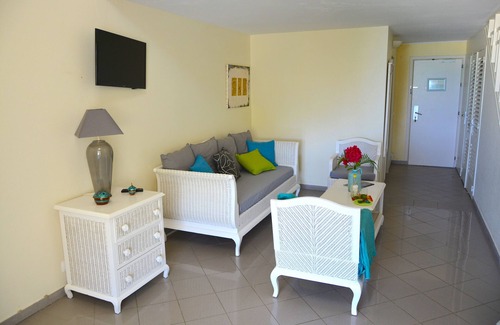 Le Gosier Apartment | Rare! French Caribbean Duplex, direct access to the beach and sea view (1 to 5 people)