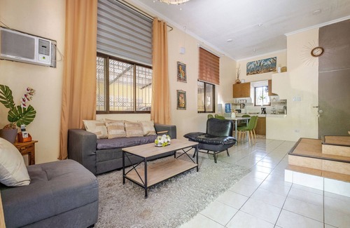 Matandang Balara House | [Rare Opportunity] 4BR Guest House w/parking Near the Mall