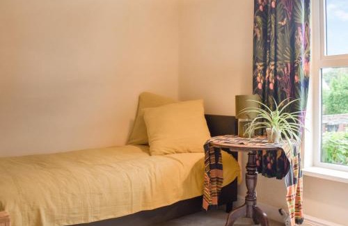 Ipswich House | Ratcliffe Cottage