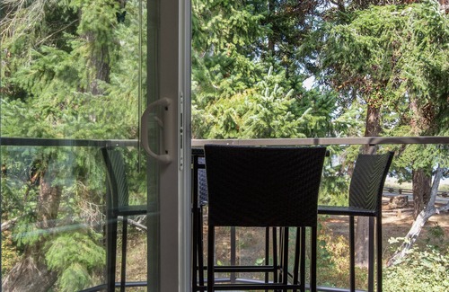 Regional District of Nanaimo House | Rathtrevor Beachfront. Deluxe 3 bed, 2 ba Tanglewood condo on beach level.
