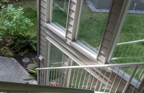 Regional District of Nanaimo House | Rathtrevor Beachfront. Deluxe 3 bed, 2 ba Tanglewood condo on beach level.