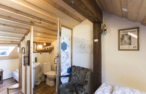 Keflavik Bed & Breakfast | Raven's Bed and Breakfast