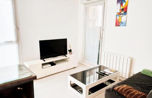 Villefranche-sur-Saone Apartment | Ravissant Appartement T2 proche Autoroute et Centre-ville