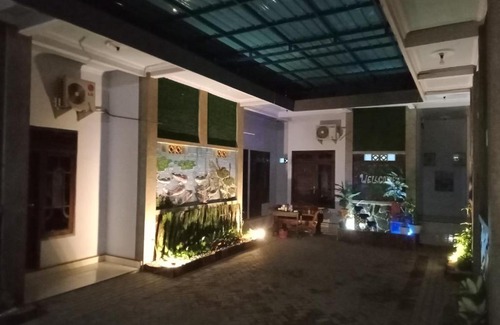 Probolinggo House | Raysha Guest house