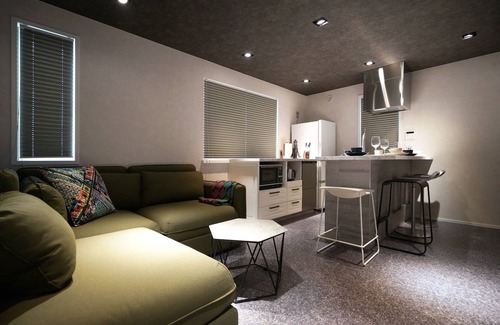 Aoyama Apartment | Real Life AOYAMA 2BR suite 5pax 3bed 3min metro
