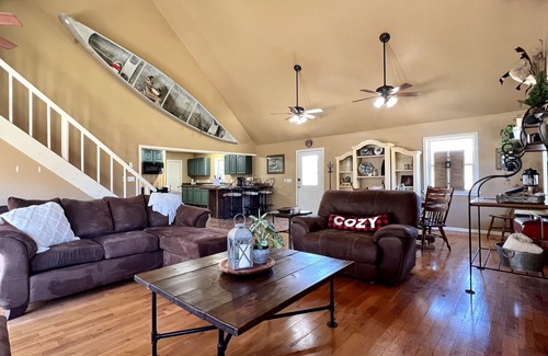 Newnata House | Reality Ranch Cabin on South Sylamore Creek