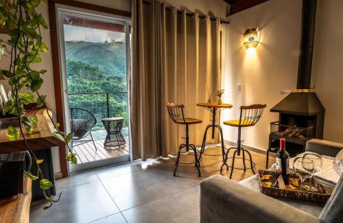 Alto Caparao Cabin | Recanto Águas Nascentes - chalé triplo - vista para as montanhas!