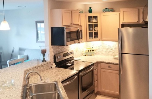 Kaiser Condo | Recently Redecorated Lake Front Unit Located in Lake Ozarks 17,000 acre Park