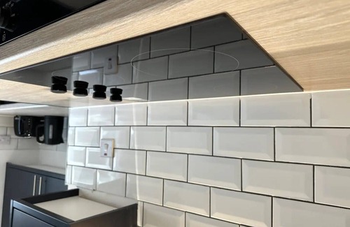 North Bitchburn House | Recently renovated, stylish home + parking!| Pass the Keys