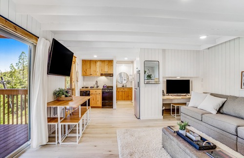 Boise Apartment | Recently renovated studio with window AC, deck & ski-In/ski-out access