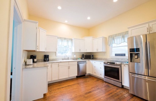 The Old Commons Cottage | Recently Renovated Historic Cottage Located in Beaufort