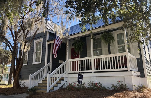 The Old Commons Cottage | Recently Renovated Historic Cottage Located in Beaufort