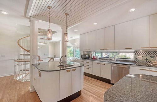 Longboat Key House | Recently updated 5 bedroom home, private pool and steps to the beach.