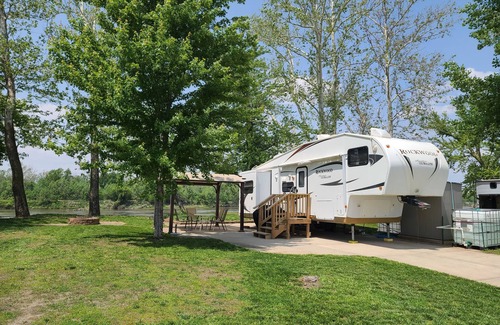 Fremont County RV Rental | Reconnect with nature at this unforgettable escape. Close to the Missouri river