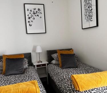 Enniskillen House | Rectory Cottage. Close to Enniskillen and lakes.
