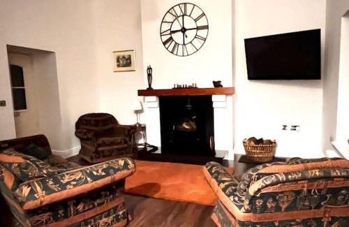 Enniskillen House | Rectory Cottage. Close to Enniskillen and lakes.