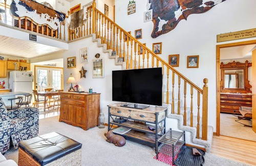 Chillicothe House | 'Red Barn Getaway' Chillicothe Countryside Home