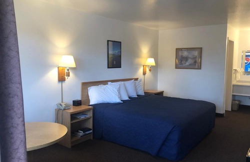 Ennis Hotel | Red Bear Inn