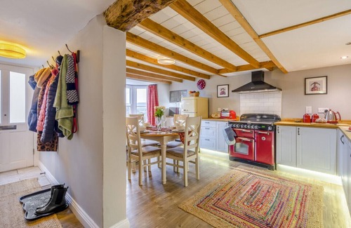 Ainthorpe House | Red Briar House - Three Bedroom House, Sleeps 6