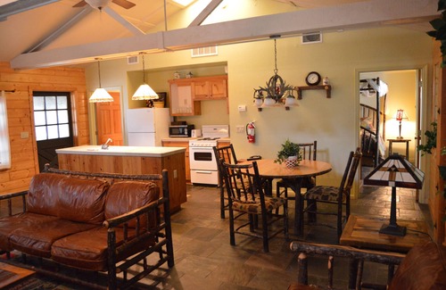 El Portal Hotel | Red Bud Lodge