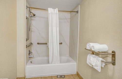 Lester Hotel | Red Carpet Inn Philadelphia Airport