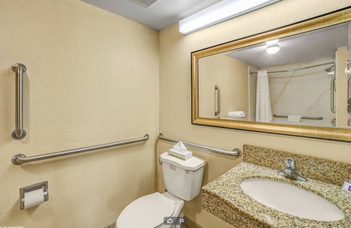 Lester Hotel | Red Carpet Inn Philadelphia Airport