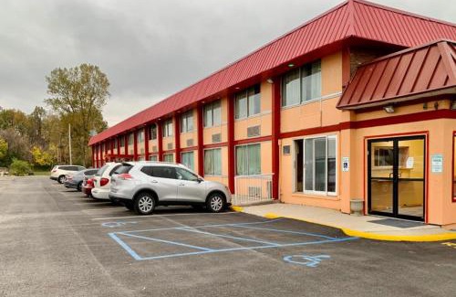 Lima Hotel | Red Carpet Inn & Suites Lima -Listing Partner