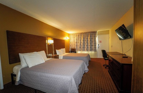Kinston Hotel | Red Carpet Inn & Suites