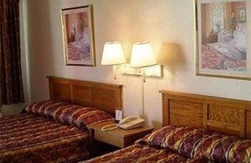 Starke Hotel | Red Carpet Inn