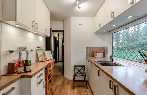 Charing House | Red Leaves - Two Bedroom House, Sleeps 4