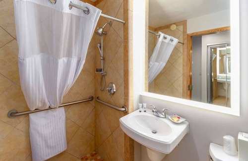 Post Falls Hotel | Red Lion Hotel Templin's on the River