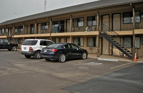 La Pine Hotel | Red Lion Inn and Suites La Pine, Oregon