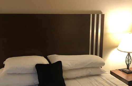 La Pine Hotel | Red Lion Inn & Suites La Pine