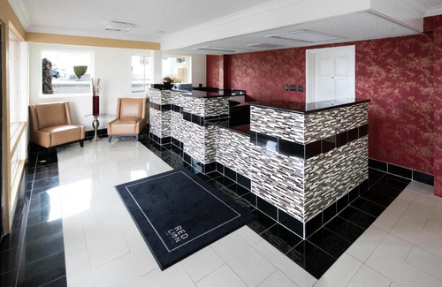 Bechelli Hotel | Red Lion Inn & Suites Redding