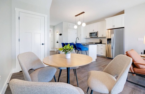 Ottawa House | Red Red Wine | 2 Bed, 2.5 Bath