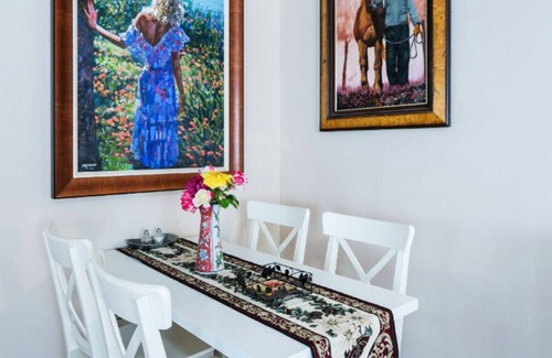 Val Verde House | Red Rock Riding Ranch House #2