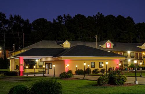 Columbus Hotel | Red Roof Inn Columbus, MS