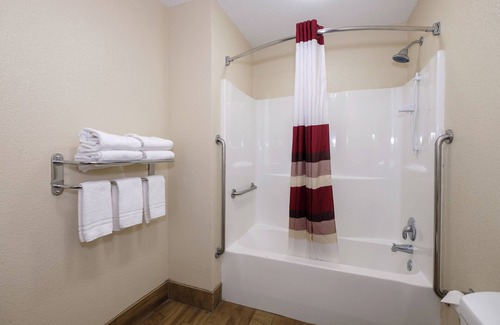 Columbus Hotel | Red Roof Inn Columbus, MS